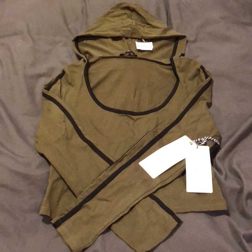 Brand new t shirt hoodie !!!